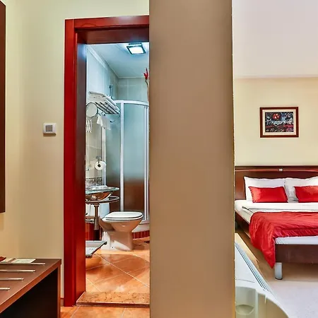 Max Prestige 4* Budva